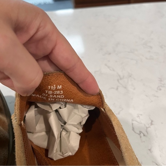 TOMMY BAHAMA Suede Tan Leather Slip On Loafer Size 11.5 - Picture 7 of 13